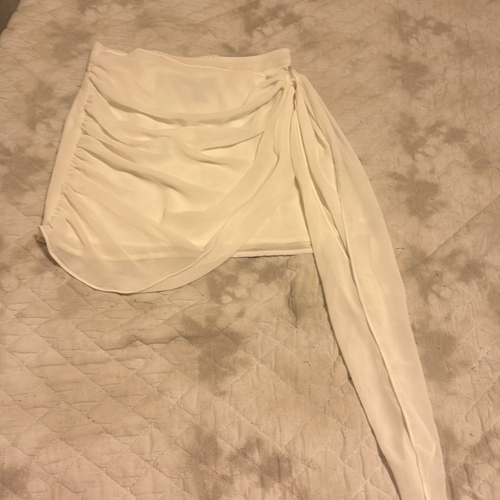 White Rouched Mini Skirt